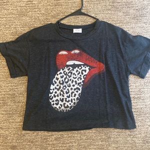 LE LIS Cropped Heathered Graphic Tee S/M